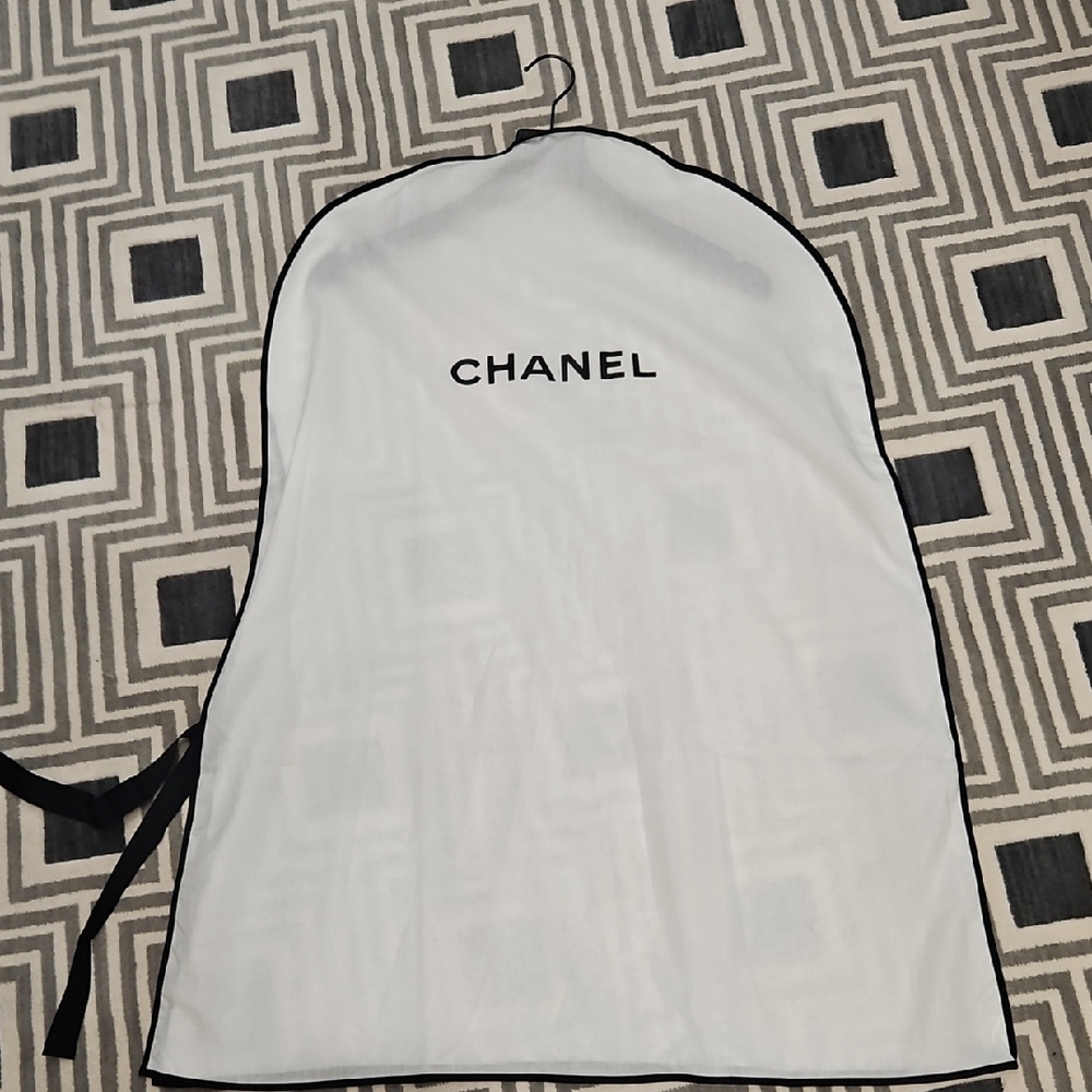 CHANEL White Garment Bag